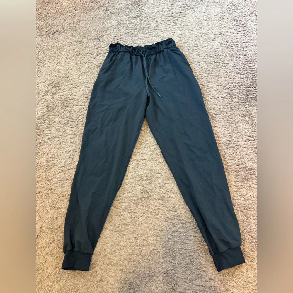Lululemon Black Stretch High Rise Jogger Pants Pull On Drawstring 6 $128 - Picture 2 of 9